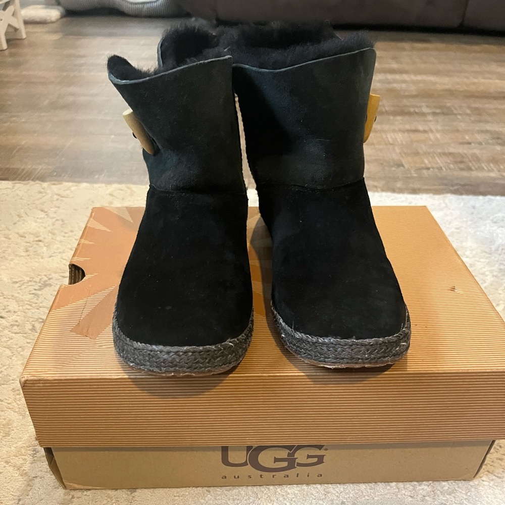 UGG Women's Black Winter Boots